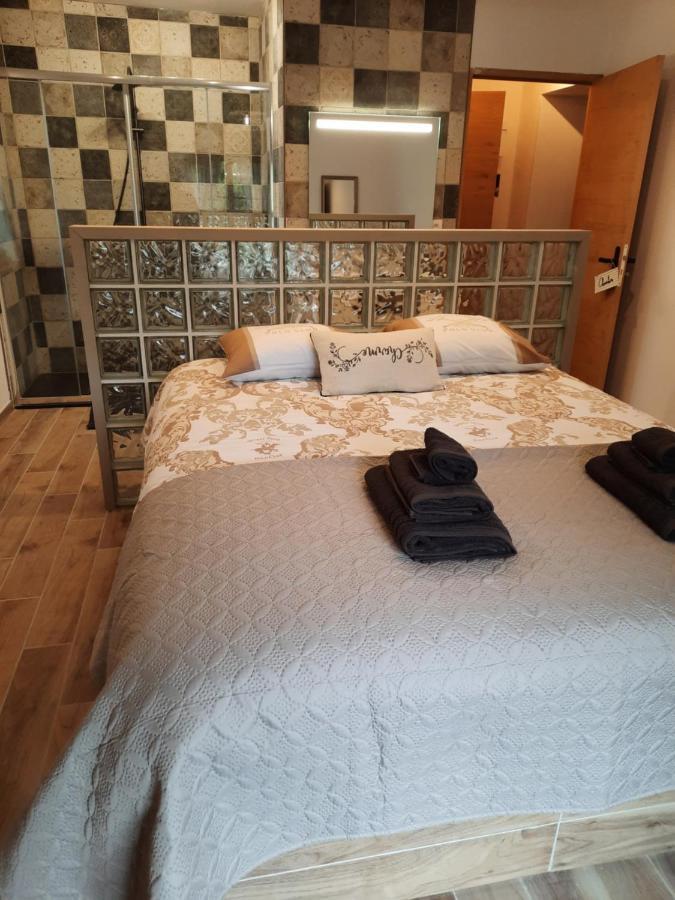 Madelaine Ranch, maison de campagne 10 personnes Le Gast Extérieur photo