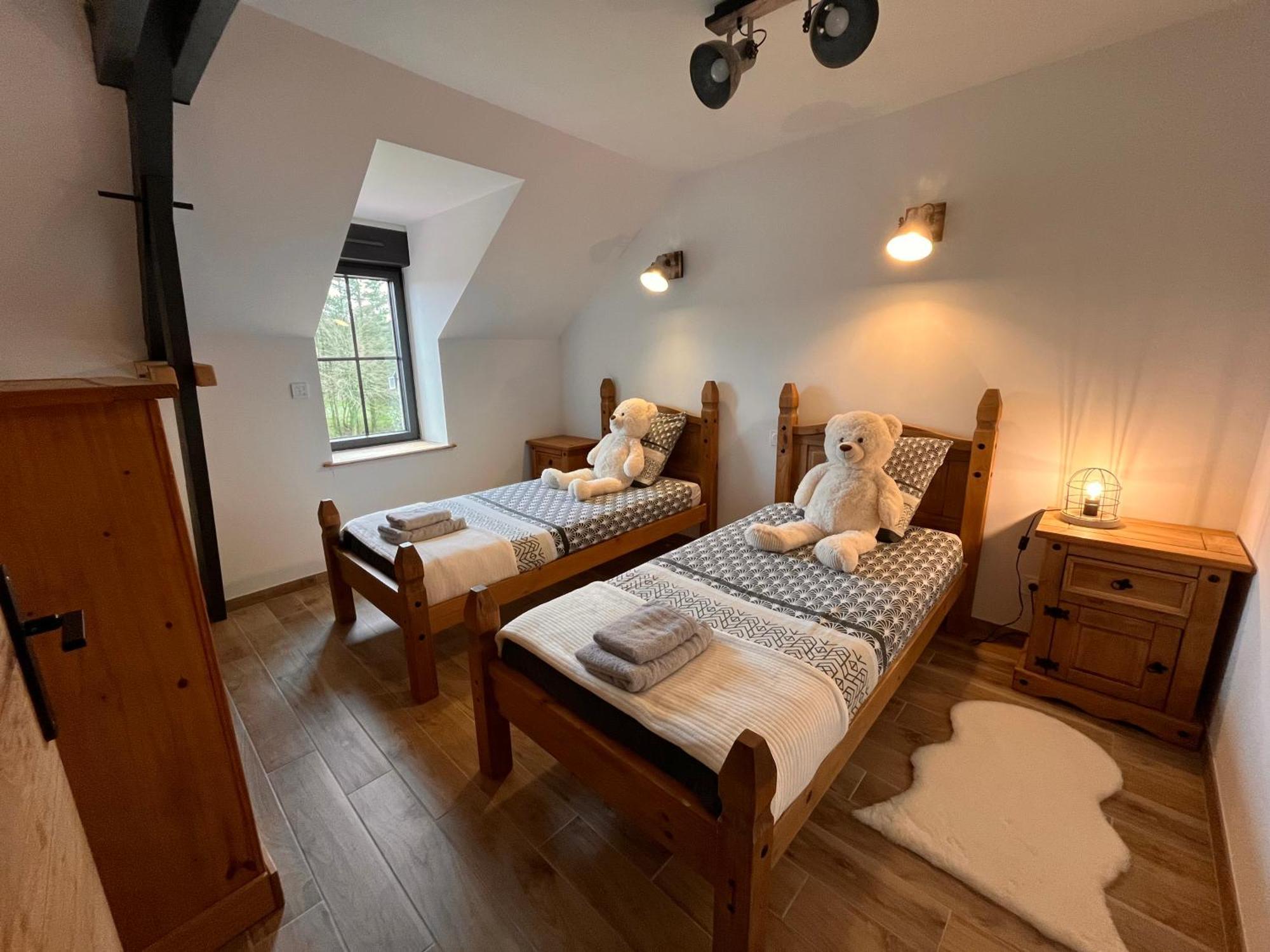 Madelaine Ranch, maison de campagne 10 personnes Le Gast Extérieur photo